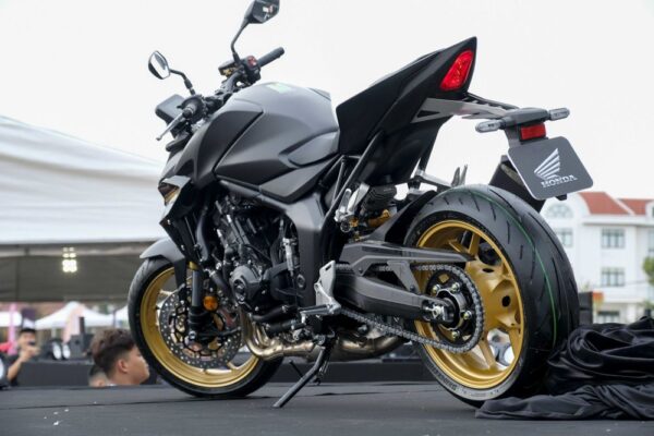 Honda CB1000 Hornet Sieu pham mo to gia 340 trieu tai Viet Nam