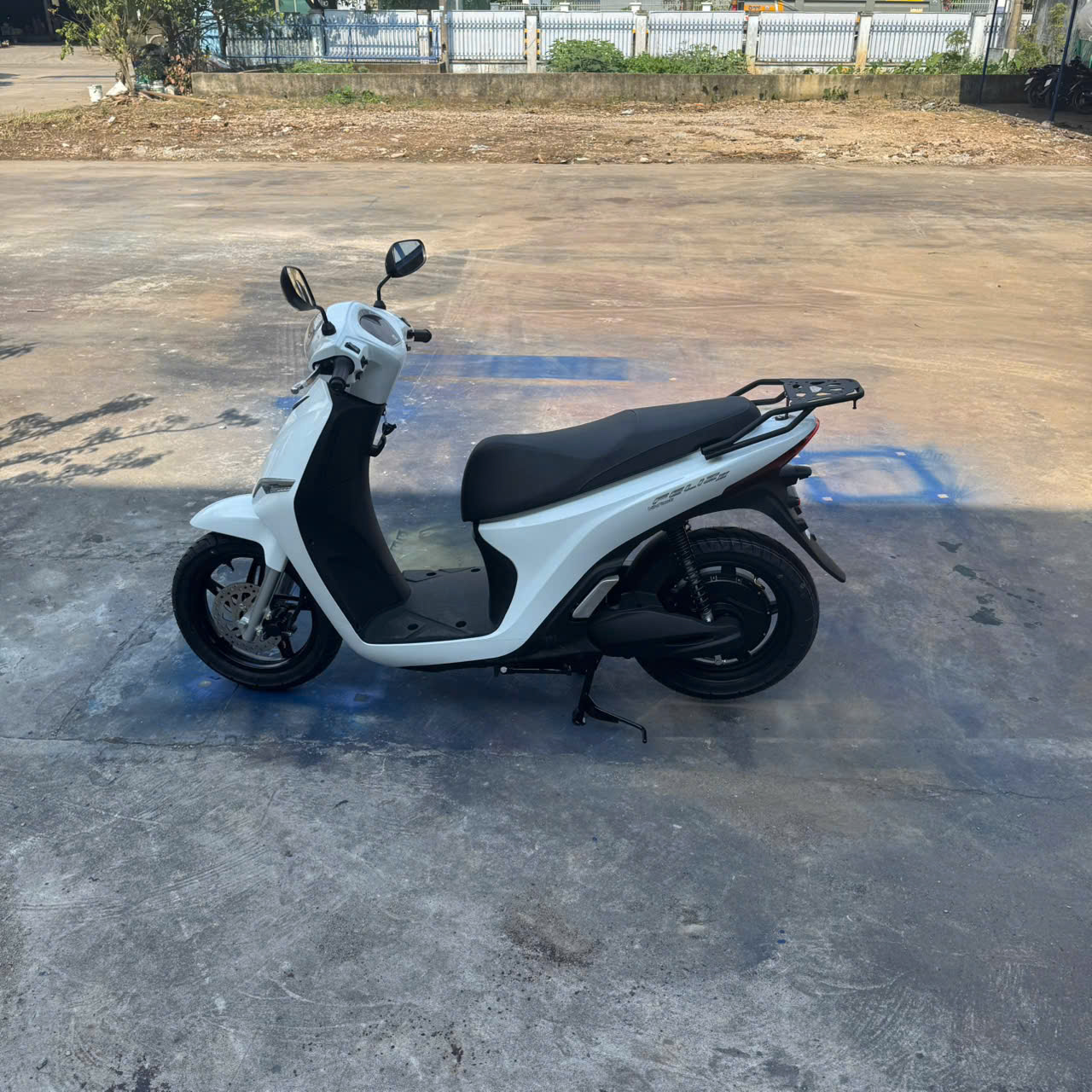Baga VinFast Feliz Dạng Tấm Cao Cấp Gắn Thùng Sau | M-Biker 6 z7819624887123 34c1117c649391e409df8908f940cae5